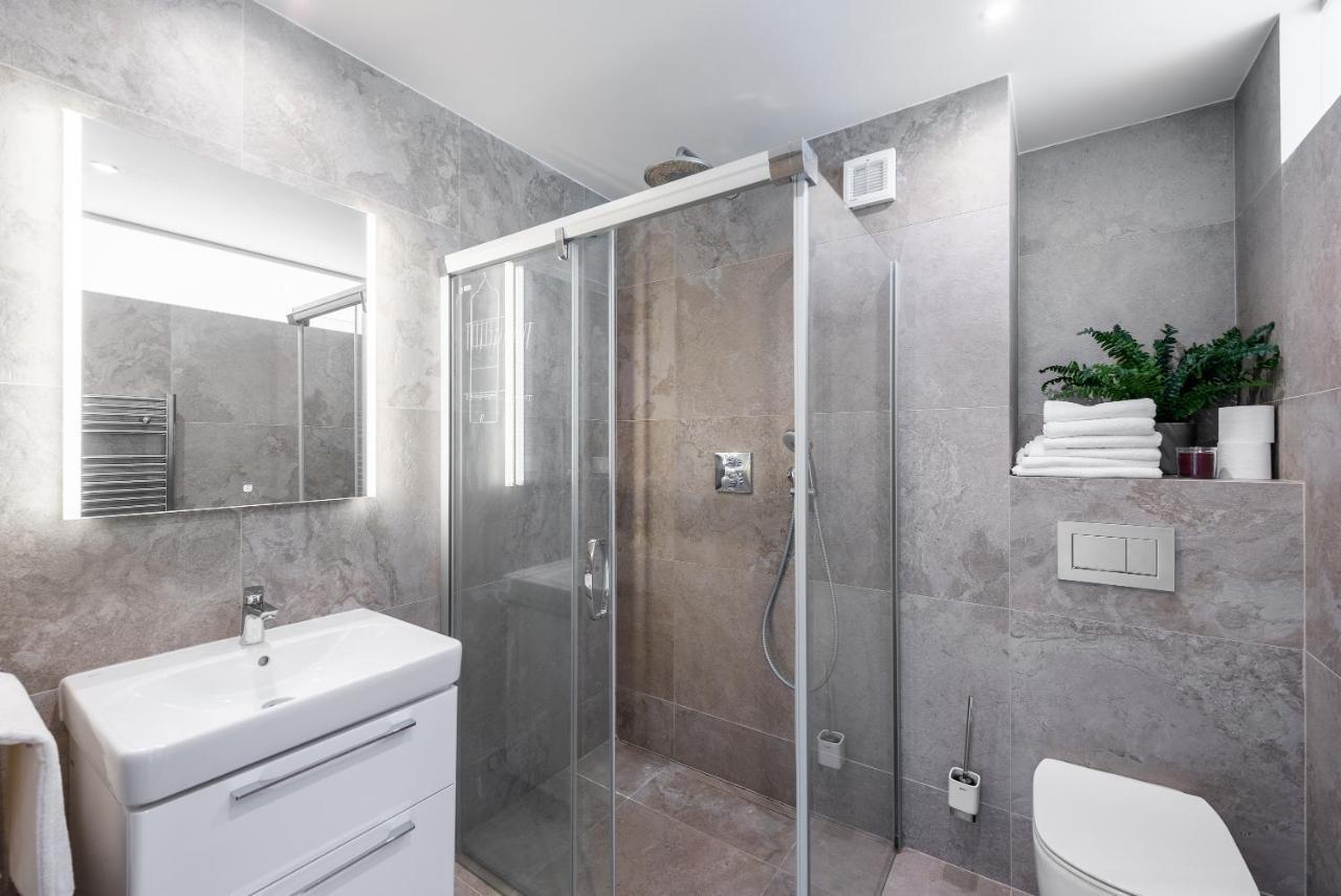 Apartment With 4 Bedrooms Prague Luaran gambar